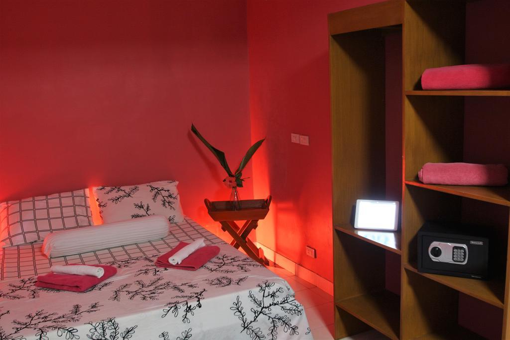 Balabag  Blue Bamboo Hotel חדר תמונה