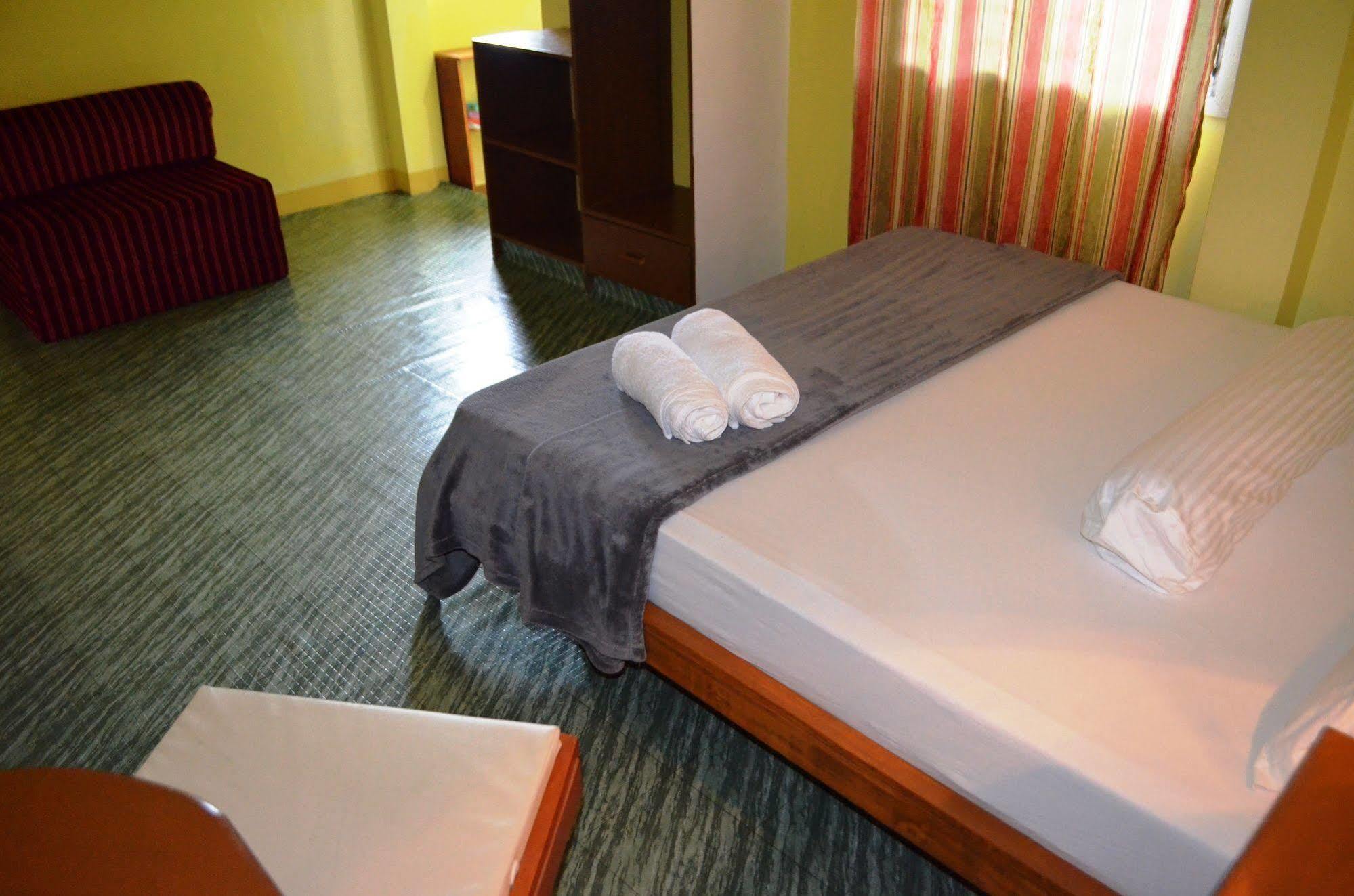 Balabag  Blue Bamboo Hotel מראה חיצוני תמונה